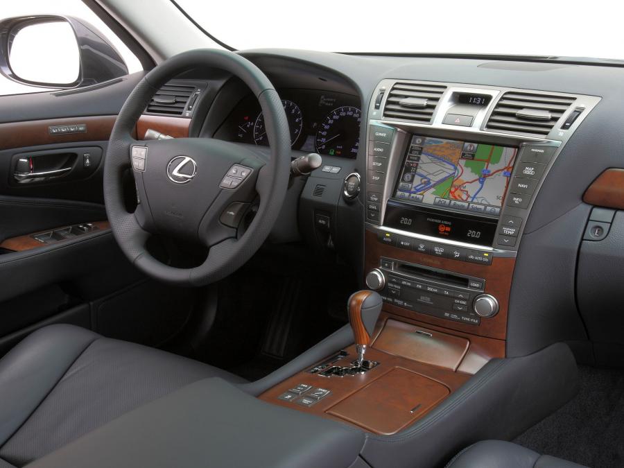 Lexus LS460 2009 года  (EU) (фото 11 из 12)